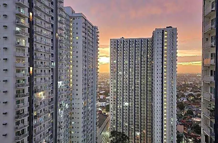 High-tech @ Grass Residences -2persons Only 5* Manila