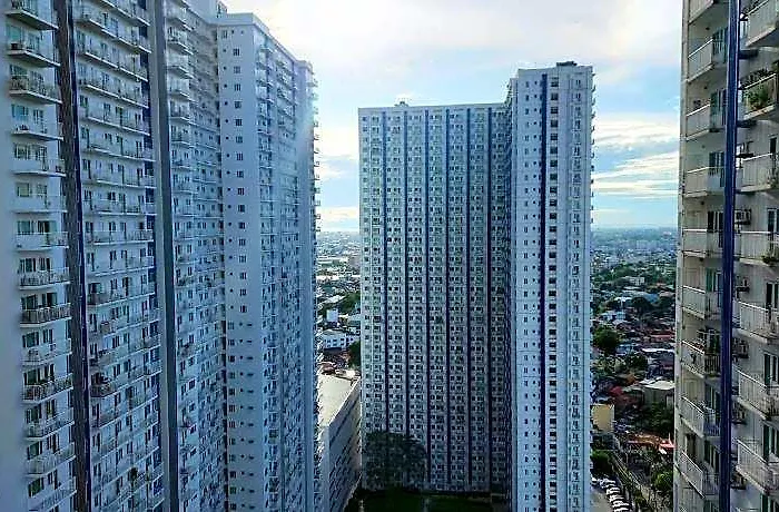 High-tech @ Grass Residences -2persons Only Manila