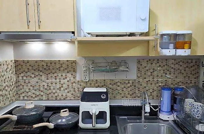 High-tech @ Grass Residences -2persons Only