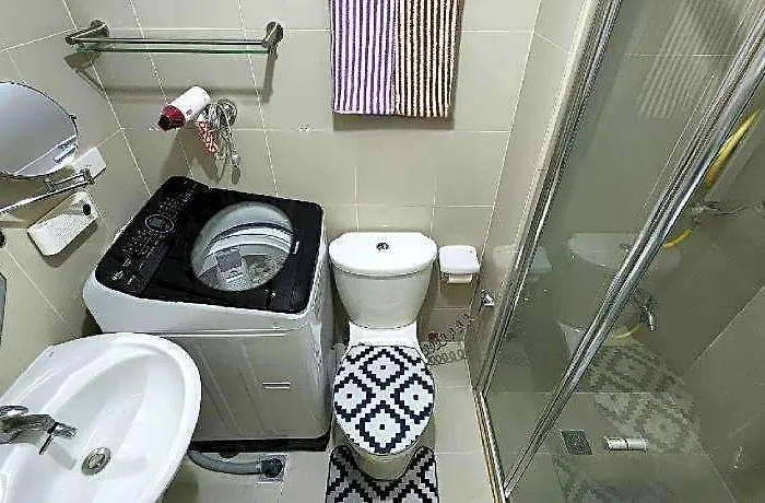 Hotel High-tech @ Grass Residences -2persons Only